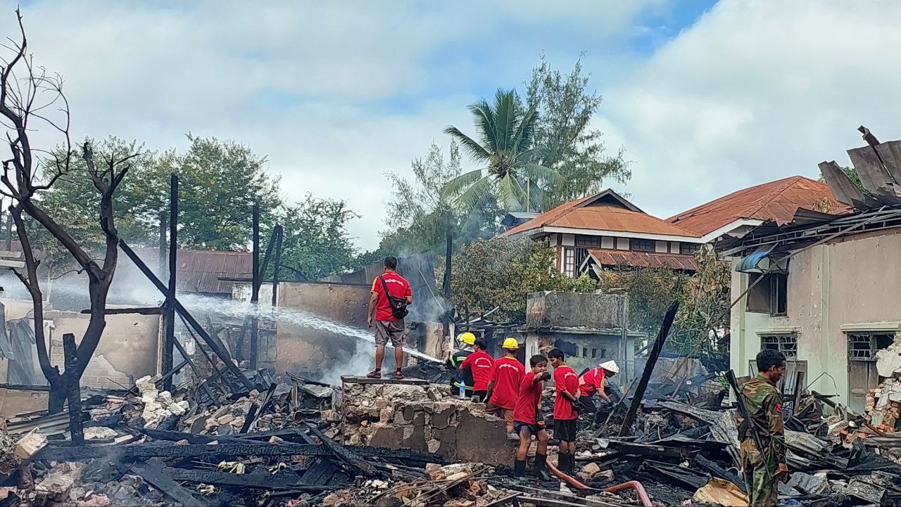 သီပေါတွင် တိုက်ပွဲပြင်းထန် အရပ်သား ၃၀ ကျော်သေဆုံး – Myanmar Now