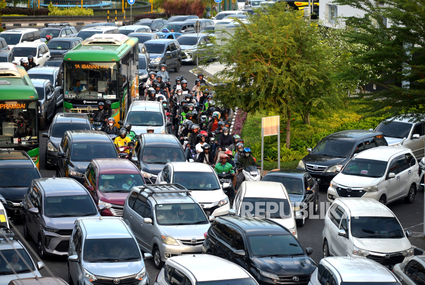 110 Juta Orang Bergerak Saat Nataru, Komisi V: Jalur Wisata Harus Diantisipasi Khusus |Republika Online