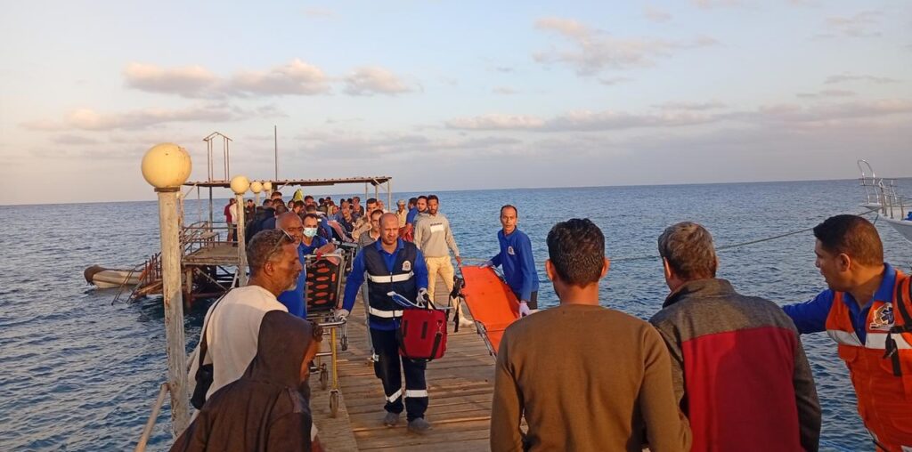 17 Vermisste nach Untergang von Touristenboot im Roten Meer