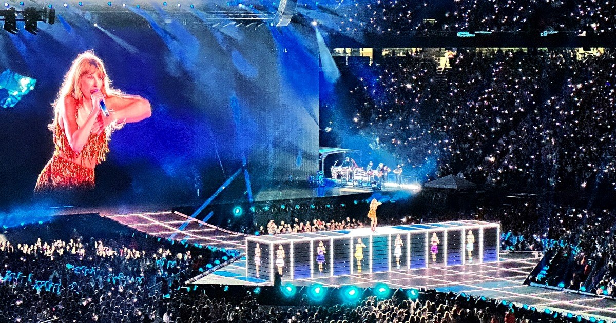 18-year-old concert ticket “scalper” refuses to give or sell Taylor Swift concert tickets to his 19-year old girlfriend, choosing instead to sell them for double what he paid: ‘She ended in tears when I told her I wanted to sell the remaining two tickets’