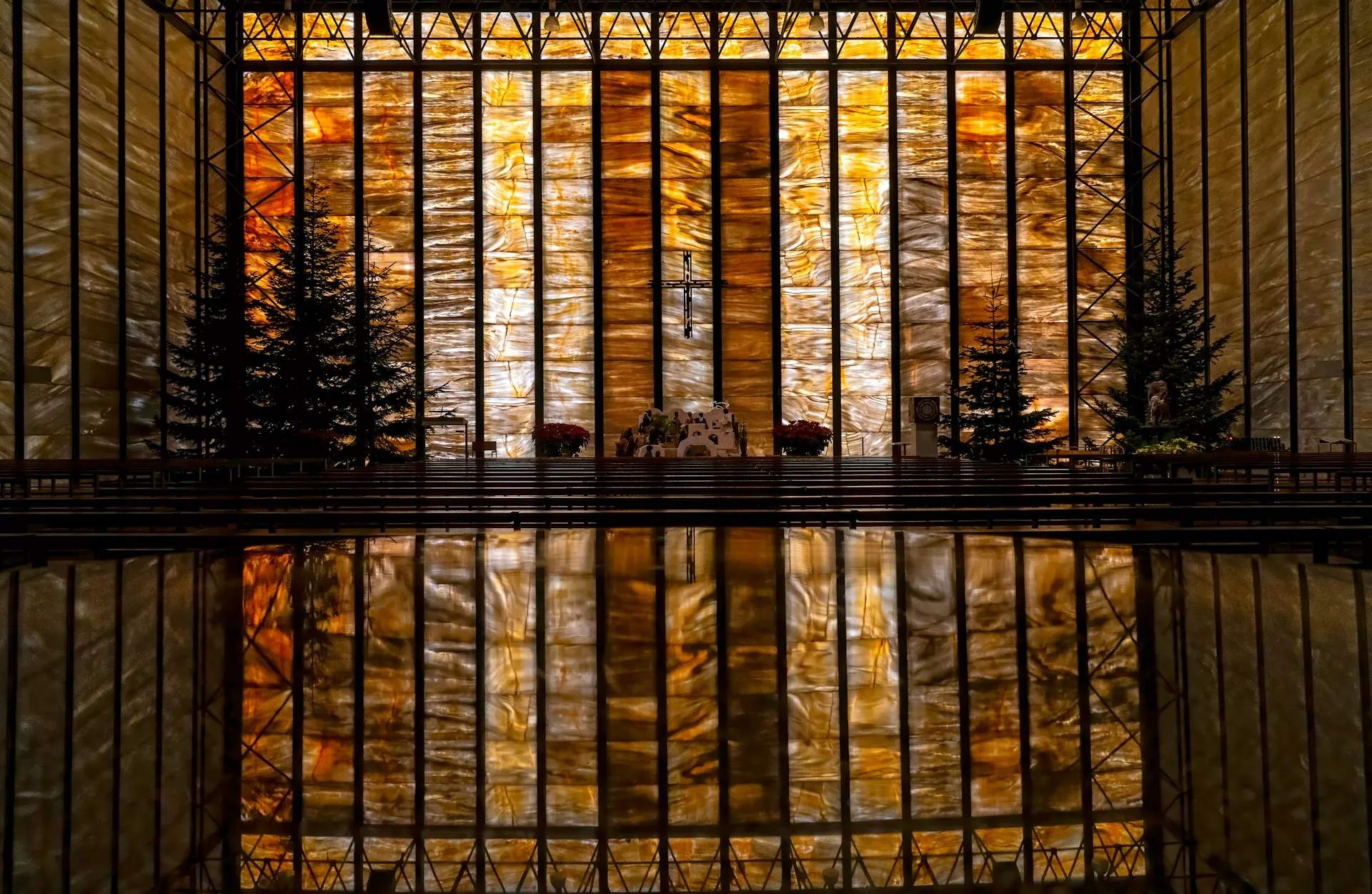 19 Striking Images That Show A Sense Of Harmony And Balance Through Symmetry