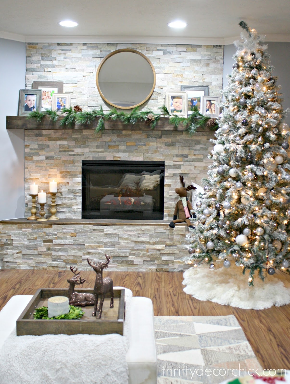 20 Gorgeous Christmas Mantel Decorating Ideas