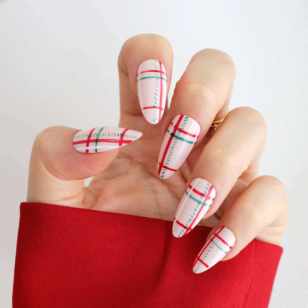 55+ Festive Christmas Nail Designs