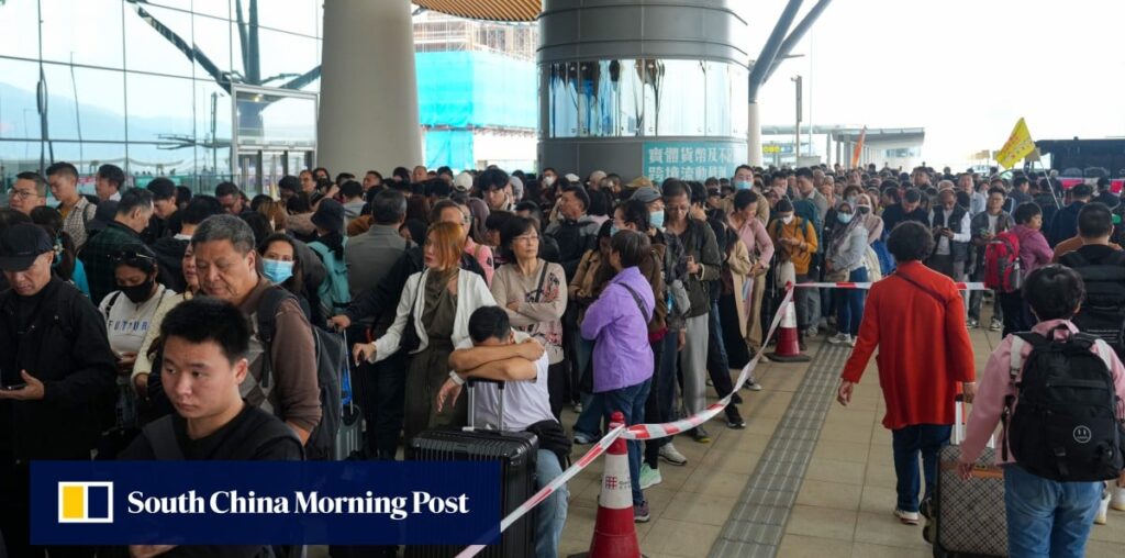 6-hour suspension at Hong Kong side of mega bridge catches out 1,000 travellers