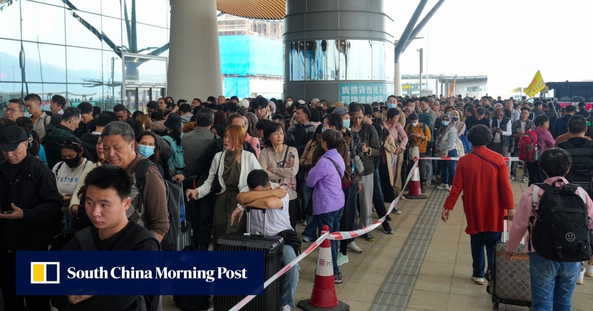 6-hour suspension at Hong Kong side of mega bridge catches out 1,000 travellers