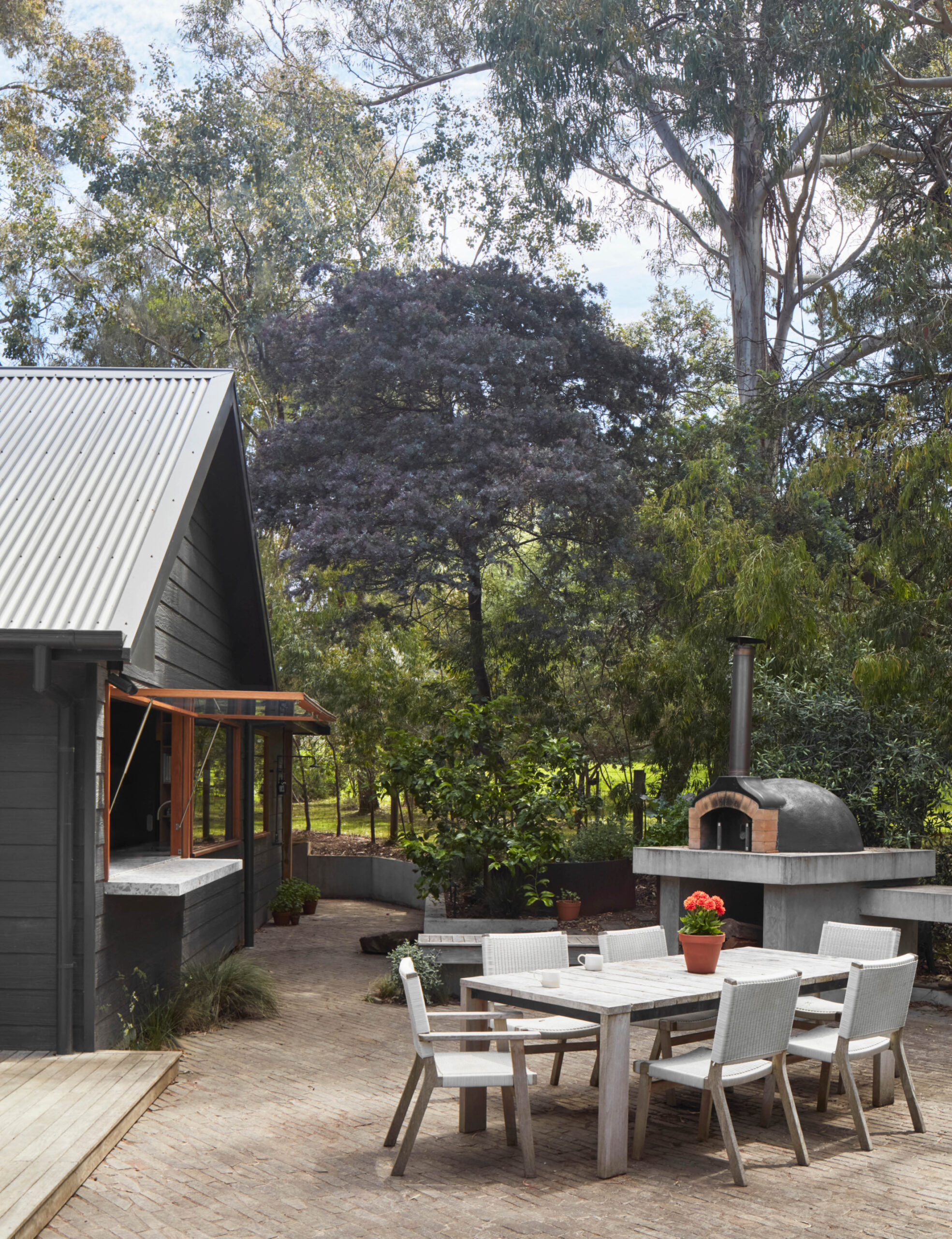 A Renovated ’80s Beach House By Bryant Alsop Architects