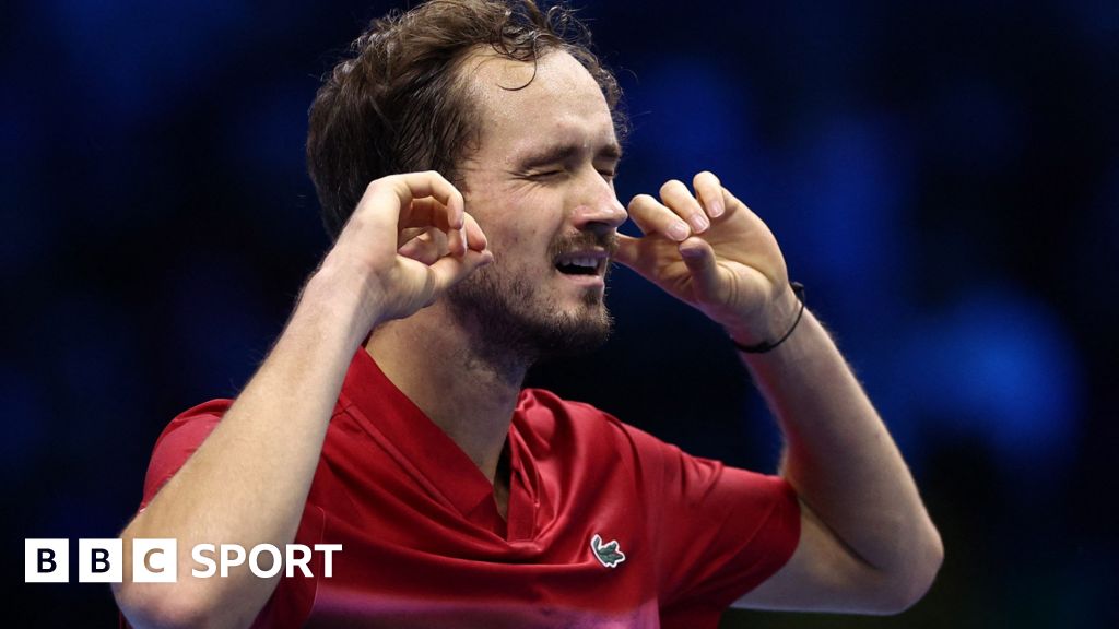 ATP Tour Finals: Daniil Medvedev defeats Alex de Minaur in Turin