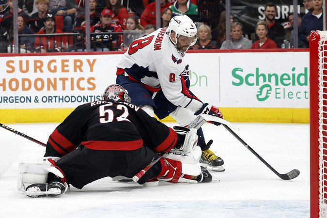 Alex Ovechkin is scoring and helping teammates and the Washington Capitals are off to a hot start