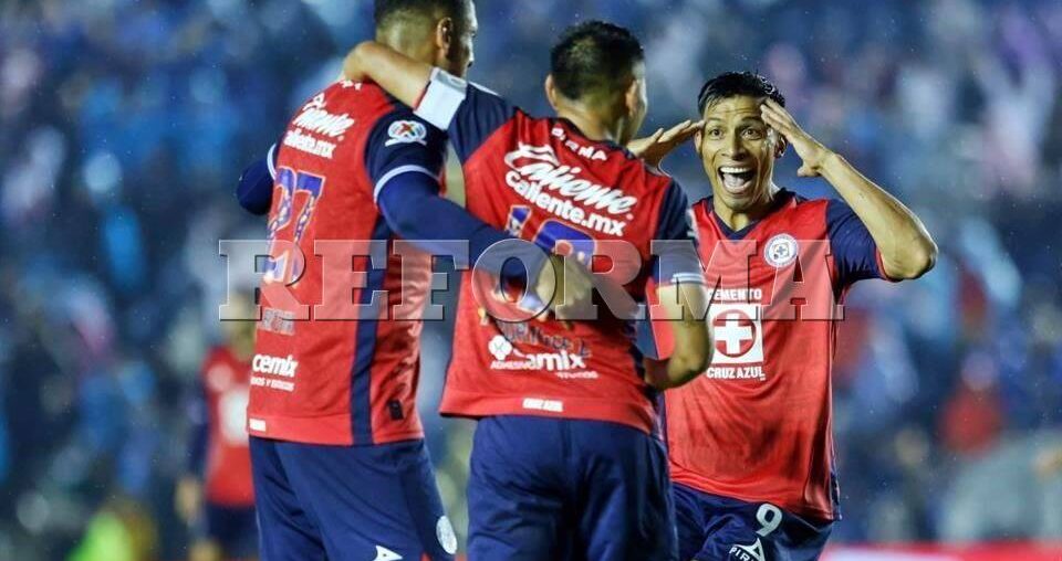 Amarra Cruz Azul liderato y va por récord de puntos