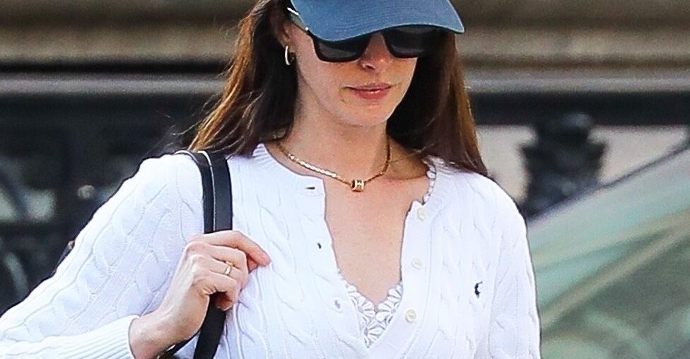 Anne Hathaway Wore the Affordable Basic That Makes Even Sneaker Outfits Look Rich