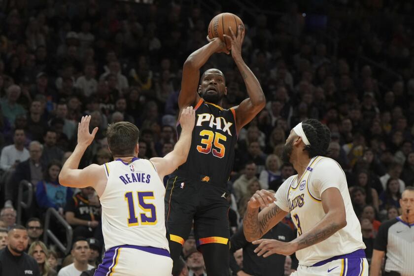 Another lackluster effort as Lakers lose to the Suns