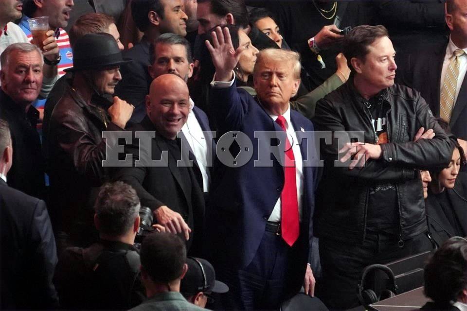 Asiste Donald Trump a pelea de campeonato de UFC en NY