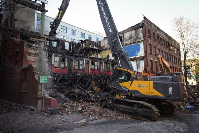 B.C. court certifies class-action lawsuit over deadly Downtown Eastside hotel fire