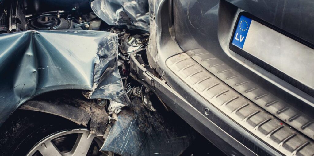 BMW X6 plows into pedestrians on traffic island and leaves