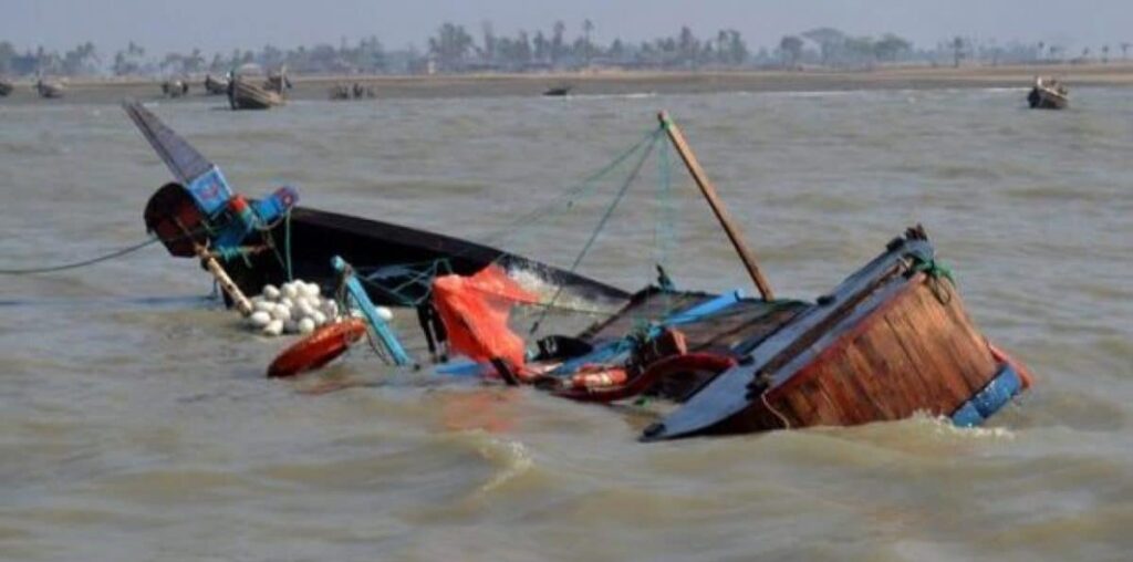 BREAKING: Boat capsizes in Niger, 8 confirmed dead, others missing