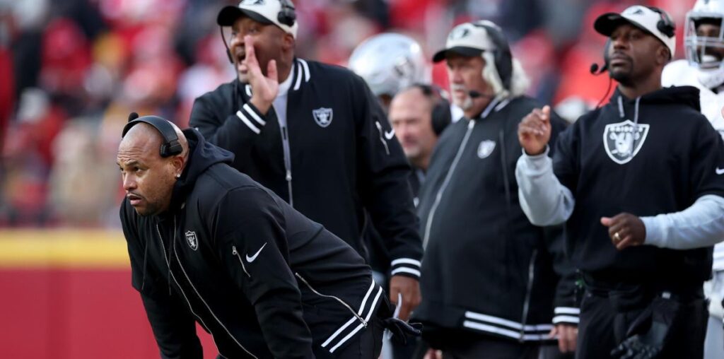 Bad coaching decisions prevent Raiders from upsetting the Chiefs