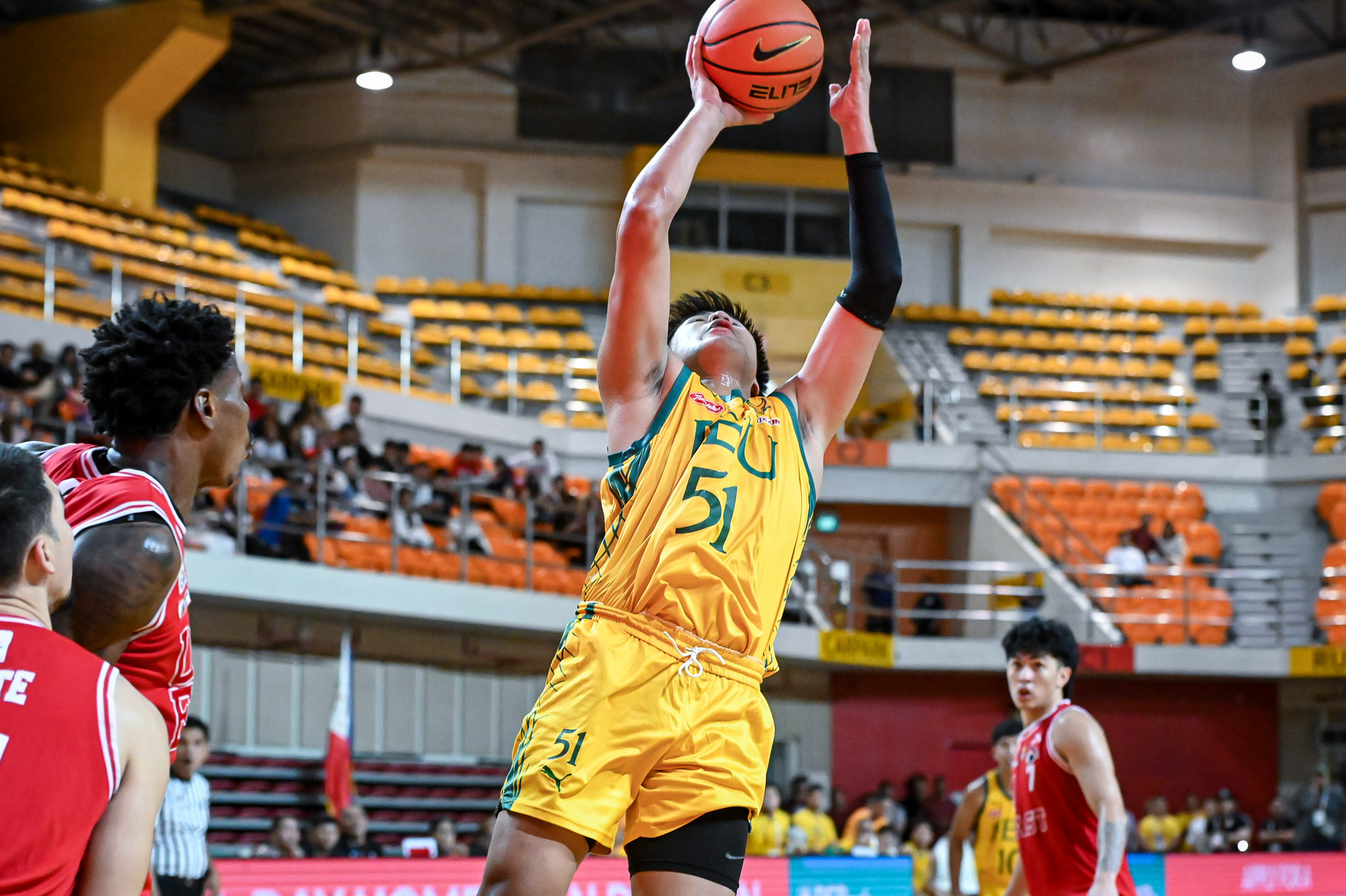 Banking on roaring start, Tamaraws get back at Warriors