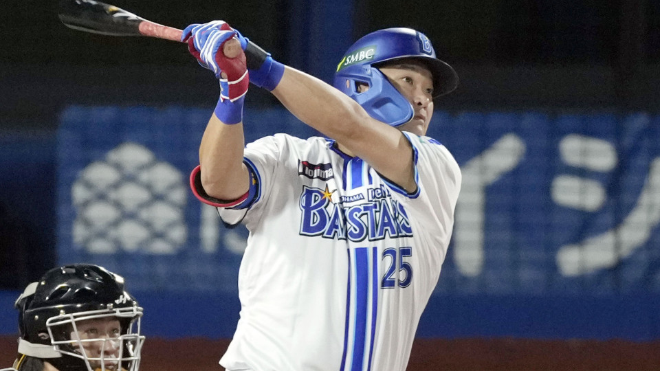 Baseball: Tsutsugo back in the swing after long American odyssey