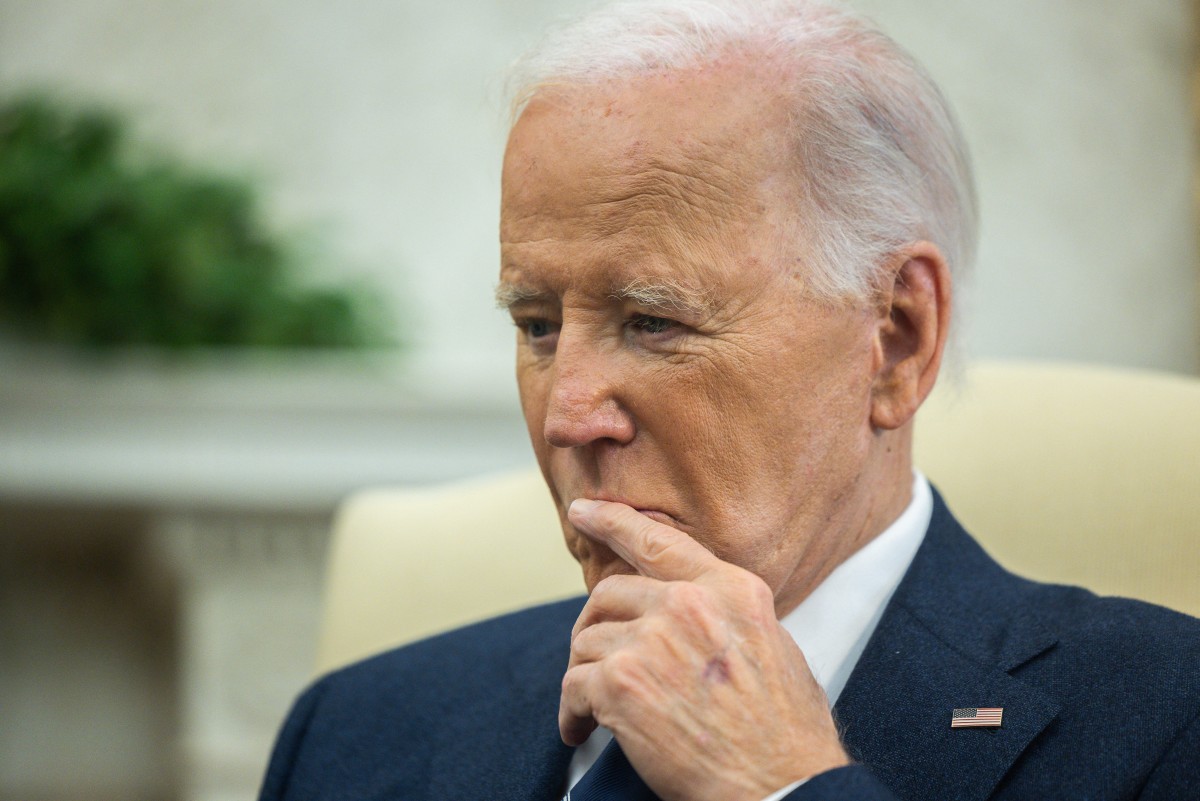 Biden to address Americans after Trump storms back