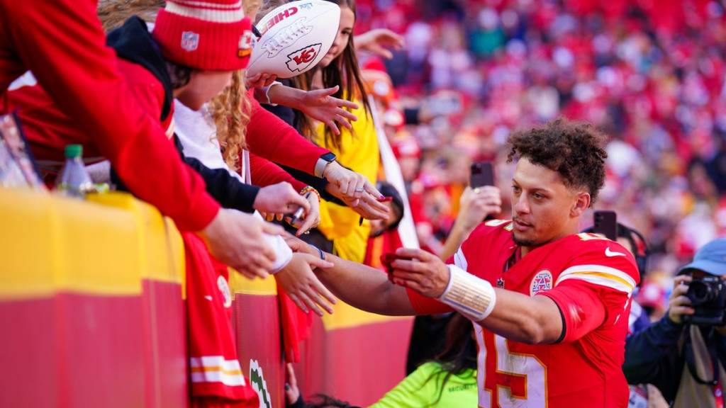 Bills vs. Chiefs 2024 Week 11: Injured players, inactives, latest injury updates