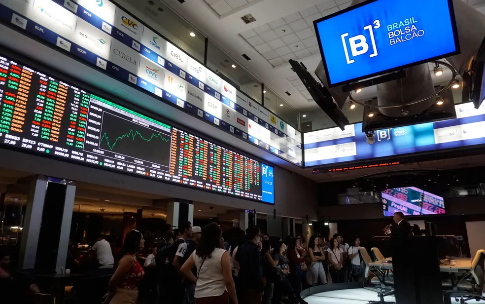 Brazilian Stock Market Holds Steady Amid Economic Uncertainty and Global Influences