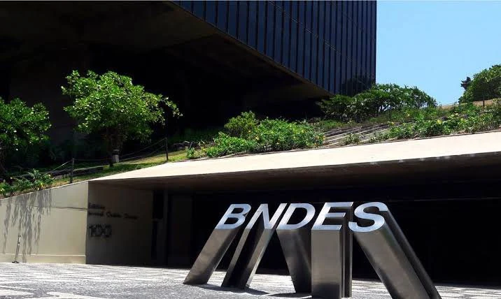 Brazil’s Development Bank Lands R$16.7 Billion Deal with Asian Investor