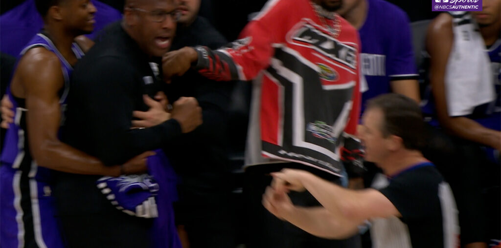 Brown shockingly confronts, berates referee during Kings-Nets game