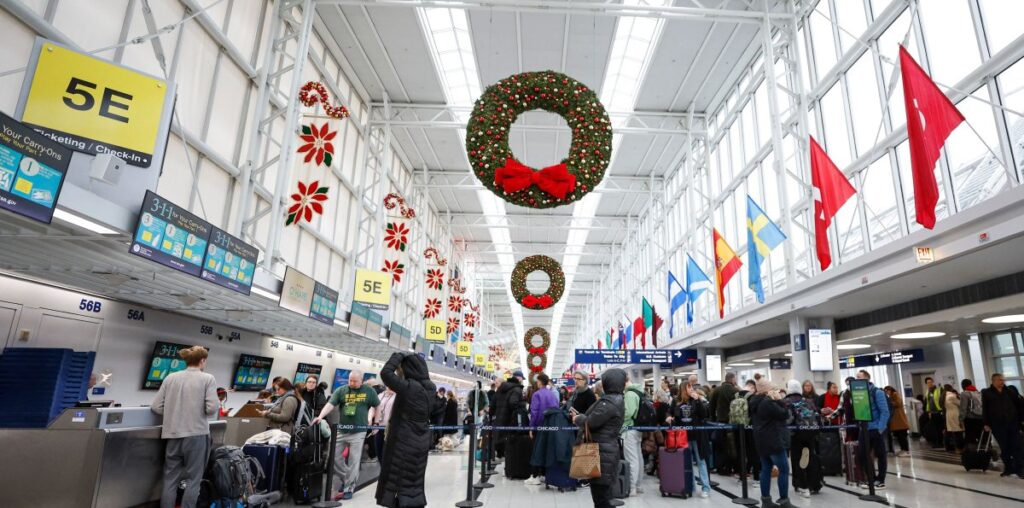 'Busiest Thanksgiving ever' expected at airports across the country this week, including Chicago