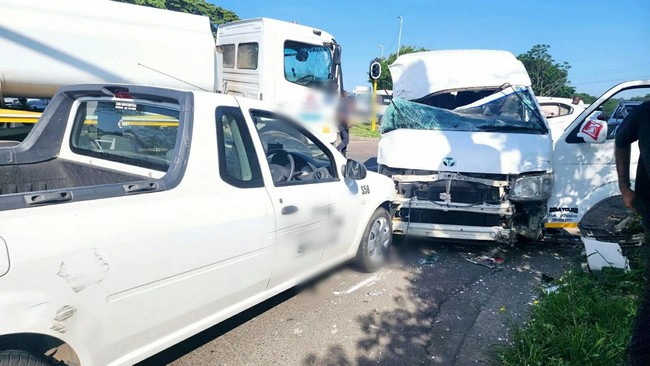 Busy start to the week for KZN emergency teams: Scores injured in multiple-vehicle crashes