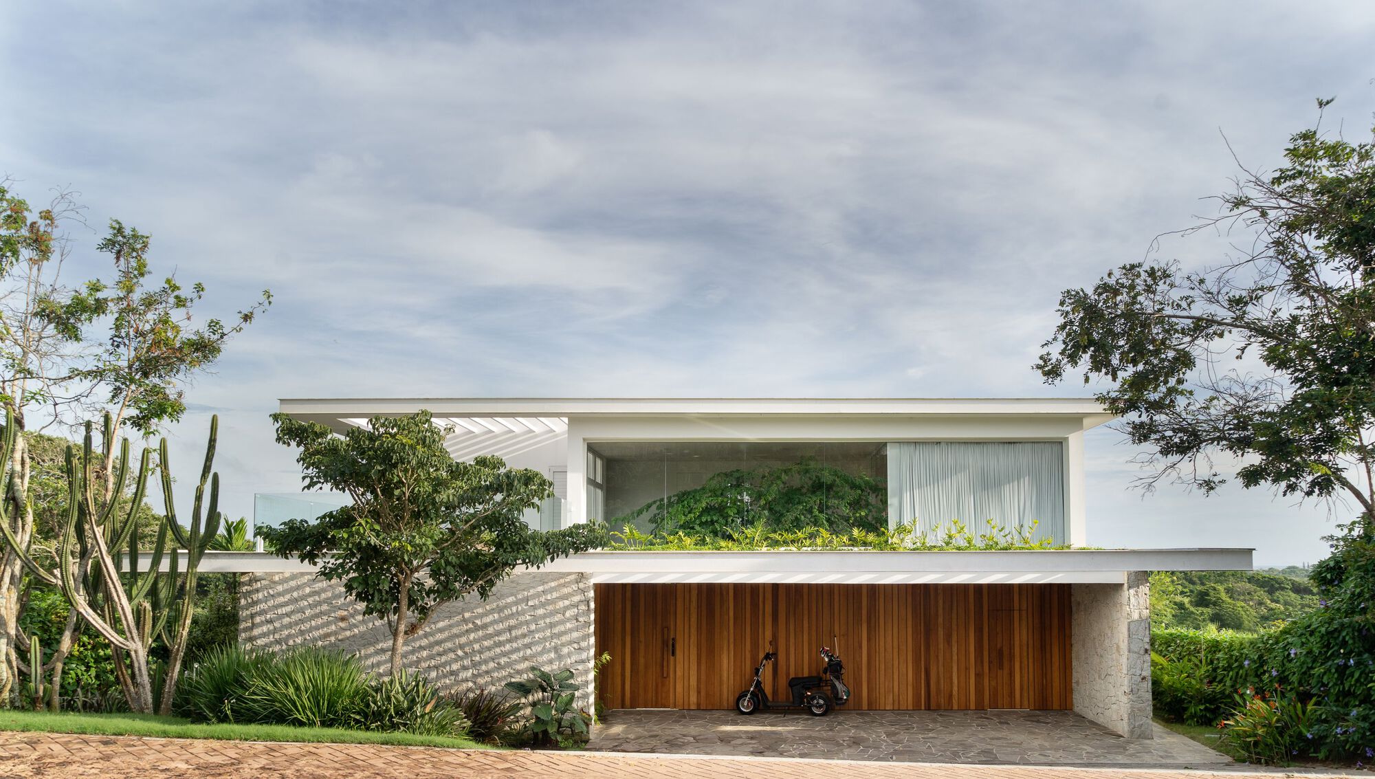 Búzios house / Studio Bloco Arquitetura