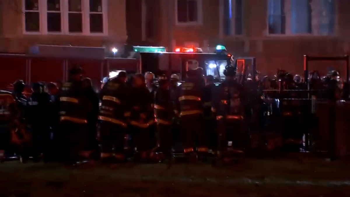 Chicago firefighter seriously hurt after falling from 3-story building