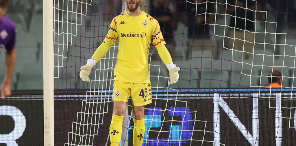 FLORENCE, ITALY - AUGUST 22: David de Gea of ACF Fiorentina goalkeeper reacts during the UEFA Europa Conference League Play-Off 1st leg match between Fiorentina and Puskas Academy at Stadio Artemio Franchi on August 22, 2024 in Florence, Italy. (Photo by Gabriele Maltinti/Getty Images)