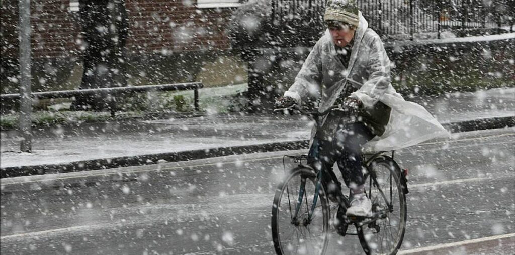 'Cold and treacherous' weather: Yellow low temperature and ice warning extended | BreakingNews.ie