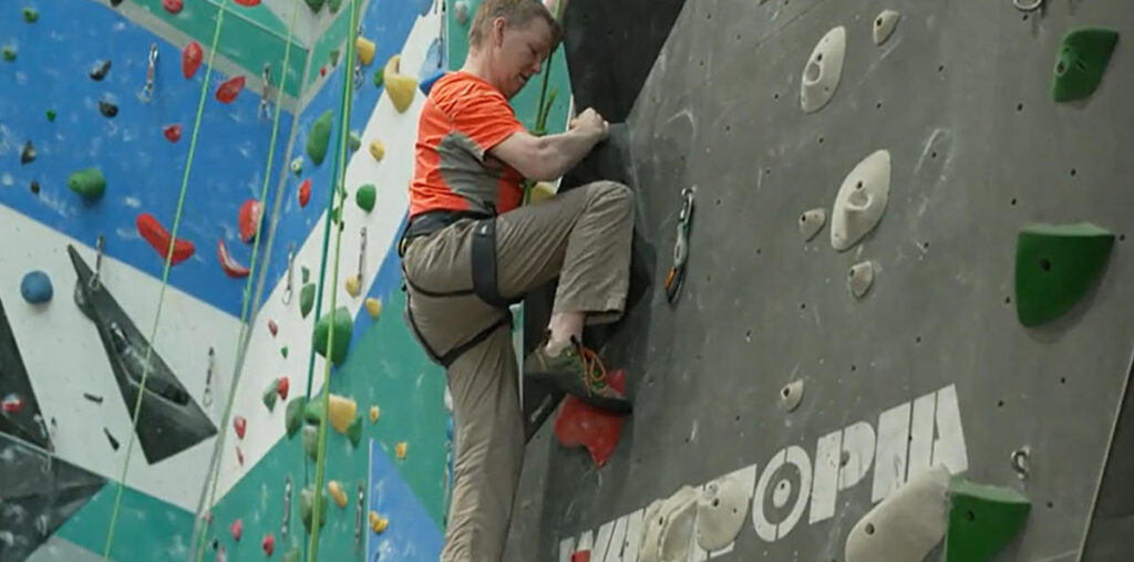 Combating Parkinson's with rock climbing