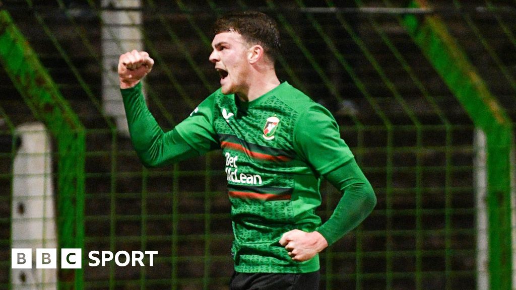 County Antrim Shield: Glentoran reach final for second consecutive season