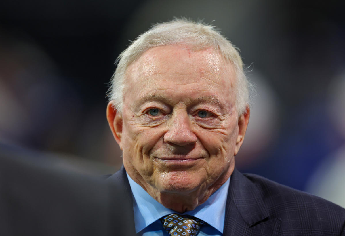 Cowboys trade deadline activity? Jerry Jones hints at it, but before making moves, he should ask himself 4 questions