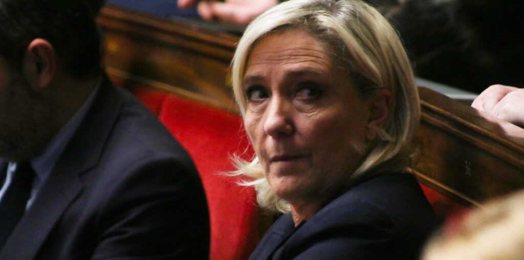 DIRECT. Budget : Marine Le Pen donne "jusqu'à lundi" à Michel Barnier pour répondre aux exigences du RN et éviter une censure