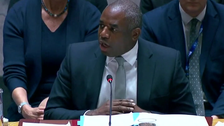 David Lammy reprimands Russian counterpart for using phone during UN meeting