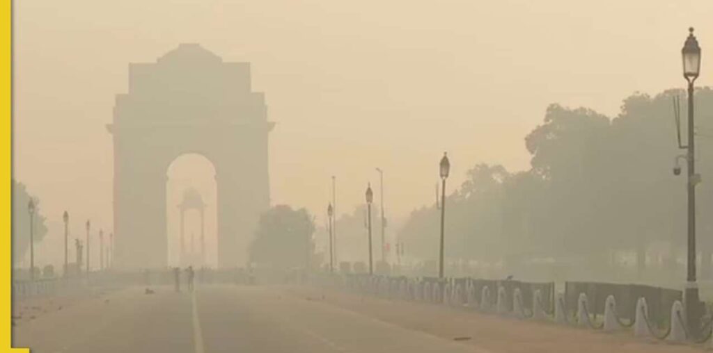 Delhi Air Pollution: Delhi-NCR wakes up to thick layer of smog post-Diwali, AQI in 'very poor' category