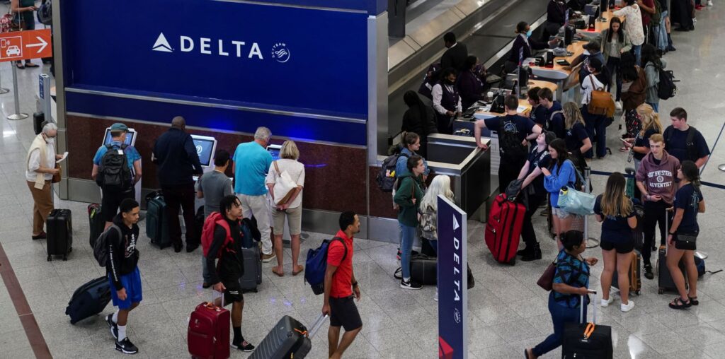 Delta expects higher profits thanks to high-end travel and 'resilient economy'