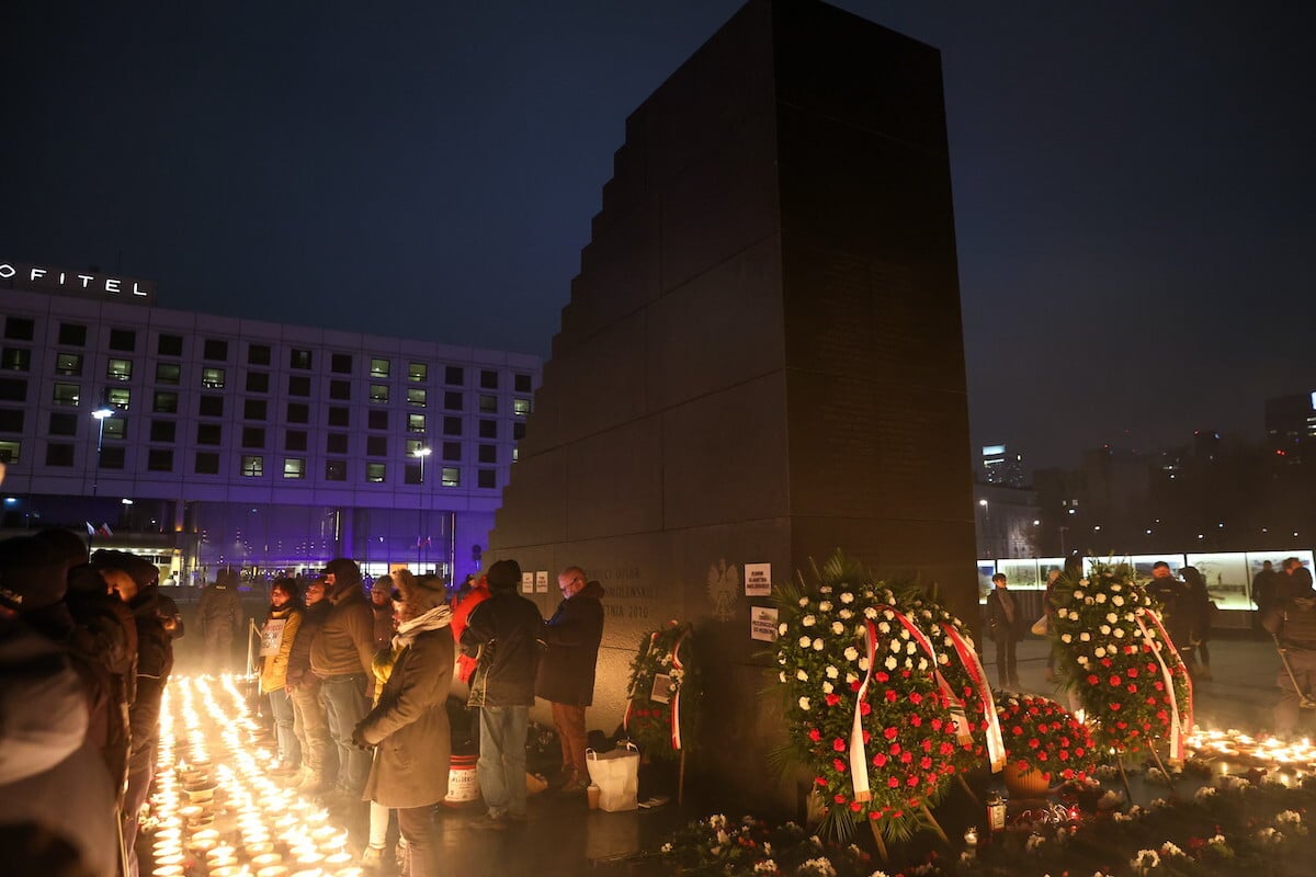 Dewastacja Pomnika Smoleńskiego. KSP wydała komunikat