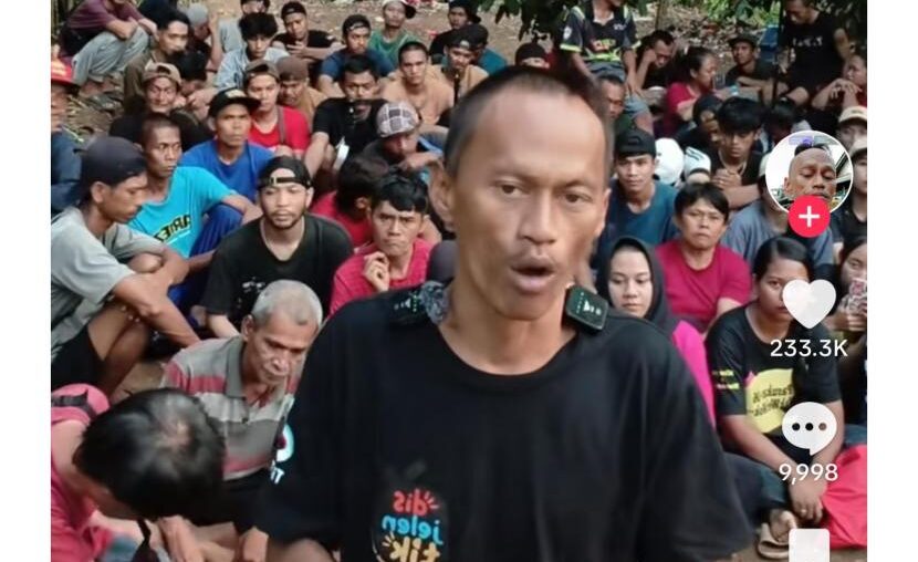 Tiktoker Sadbor. Sadbor membantah bekerja sama dengan akun judi online untuk mempromosikannya di Live TikTok.