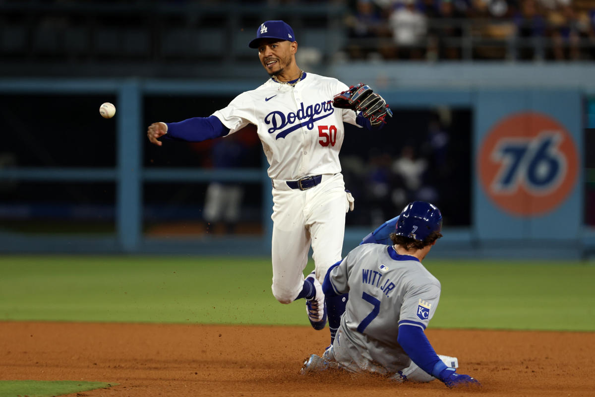 Dodgers’ top 5 offseason questions: Where will Mookie Betts play in infield and what domino effect will that have?