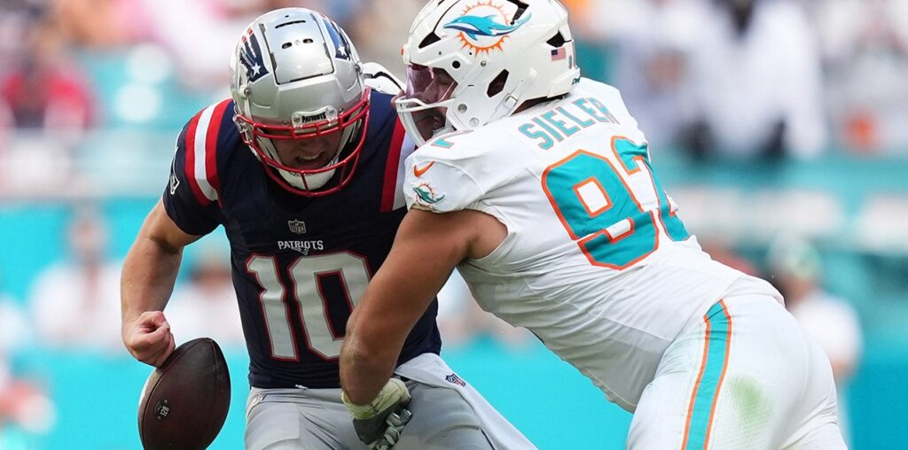 Dolphins' Zach Sieler performs Trump dance after big play vs Patriots