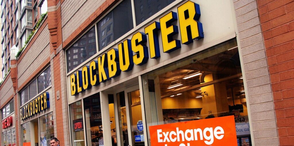 Dozens of stores you once loved that don't exist anymore