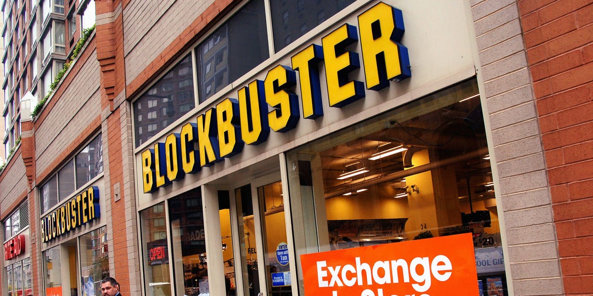 Dozens of stores you once loved that don’t exist anymore