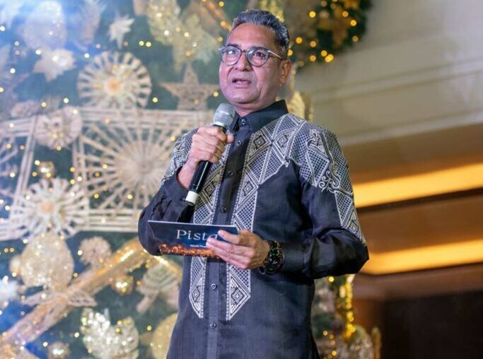 Dusit Thani Manila kicks off the holidays with a Paskong Pinoy tree-lighting celebration