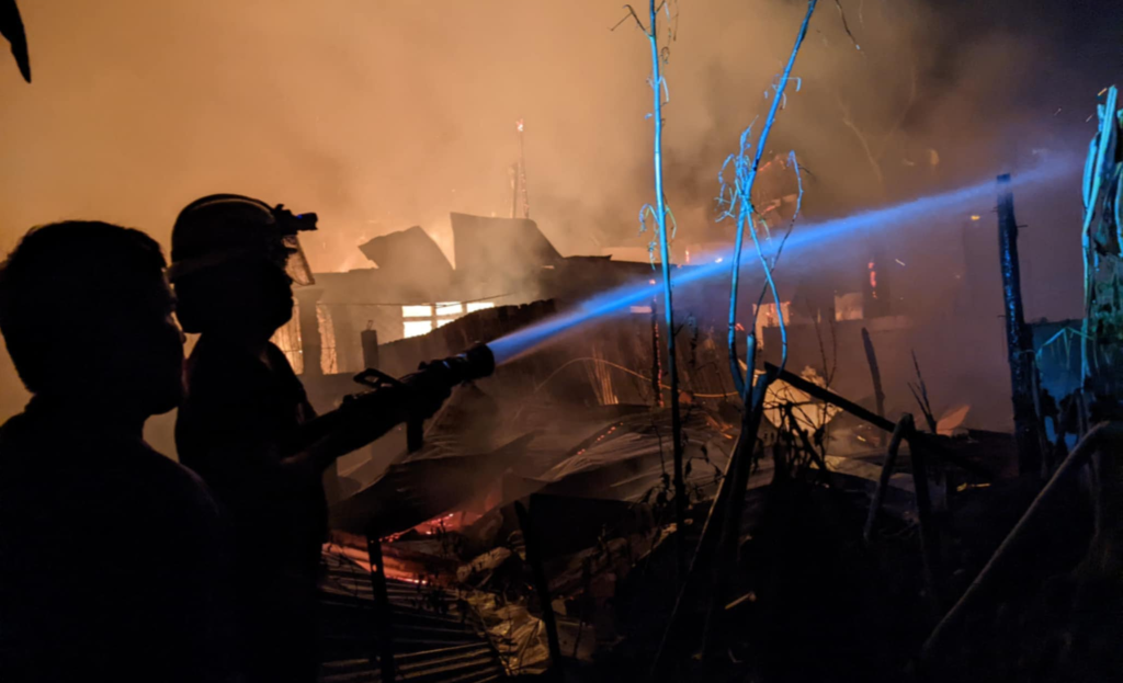 Early morning blaze in Puerto displaces over 30 families