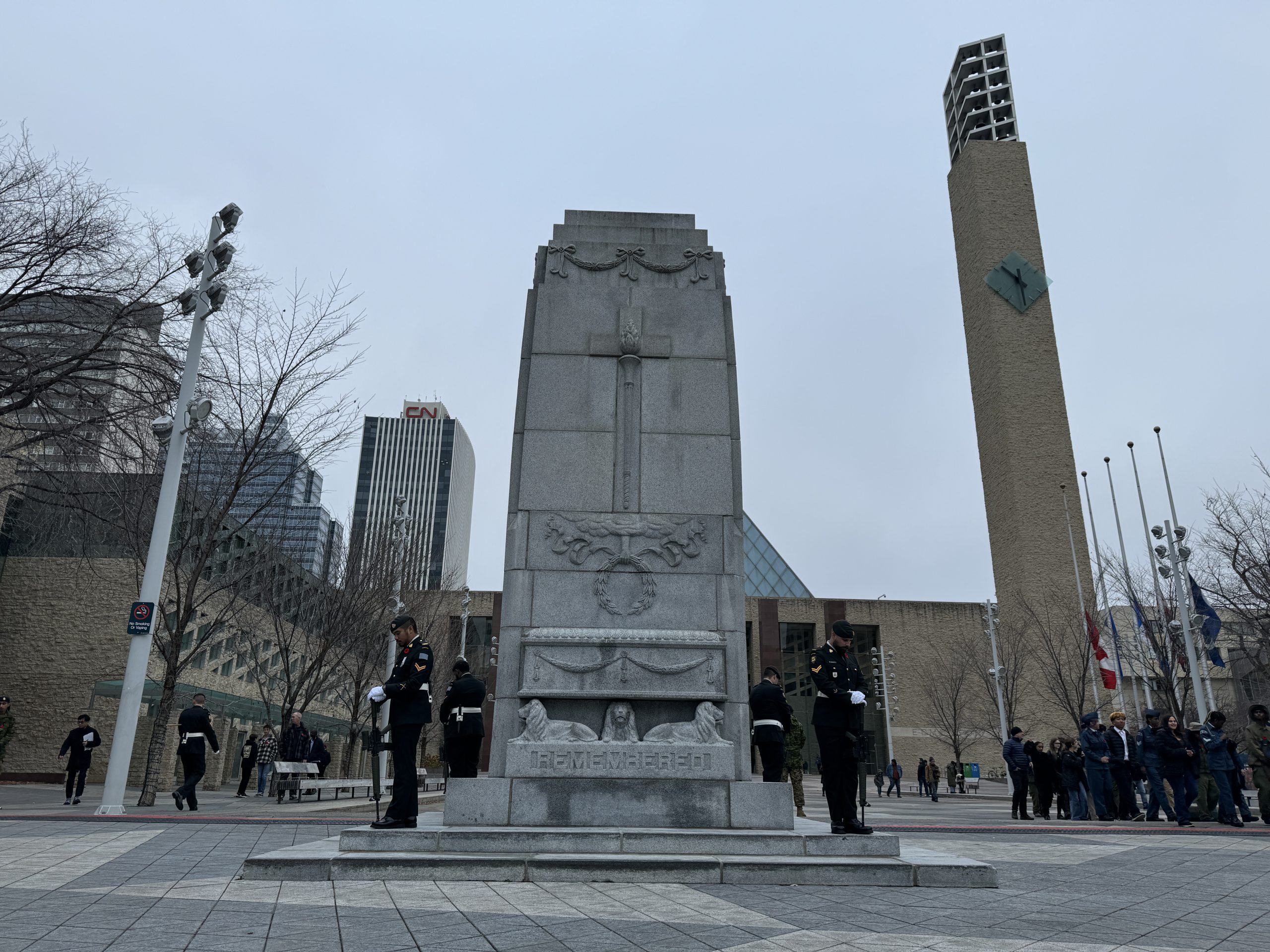 Edmontonians gather to mark Remembrance Day | CityNews Edmonton