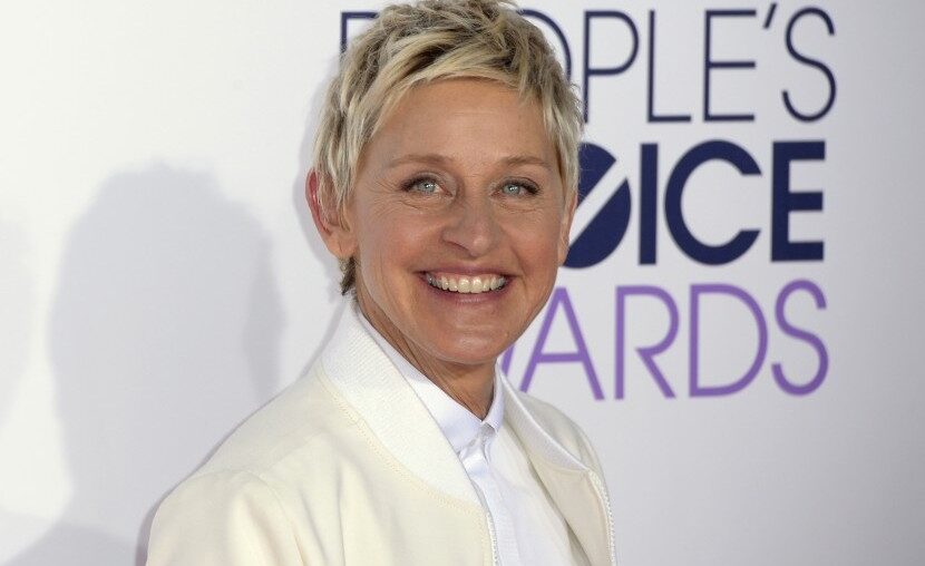 Ellen DeGeneres. Pembawa acara ternama Ellen DeGeneres (66 tahun) dilaporkan telah meninggalkan Amerika Serikat (AS).